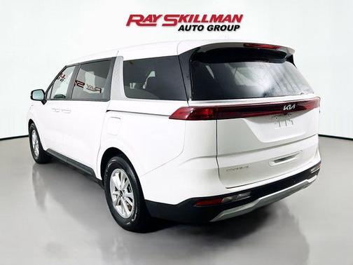 2023 Kia Carnival LX