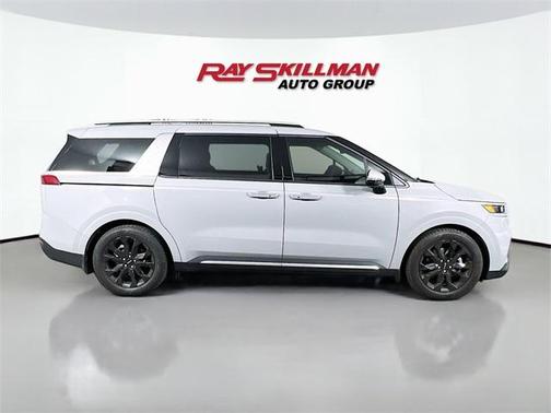 2022 Kia Carnival SX
