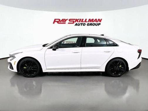 Snow White Pearl 2025 Kia K5 GT