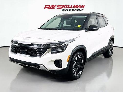 Clear White 2024 Kia Seltos SX