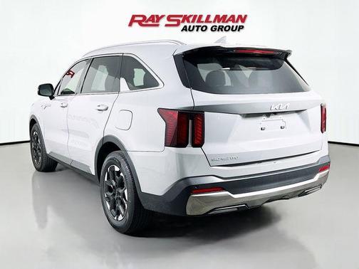Wolf Gray 2025 Kia Sorento S