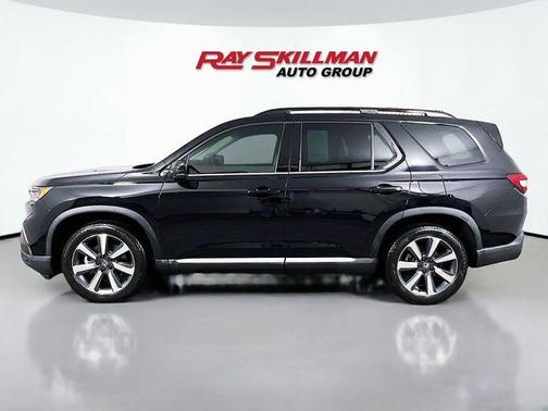 Black 2024 Honda Pilot Touring
