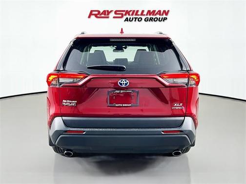2022 Toyota RAV4 Hybrid XLE