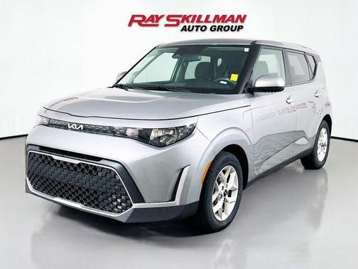 Gravity Gray 2024 Kia Soul LX