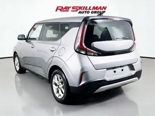 Gravity Gray 2024 Kia Soul LX
