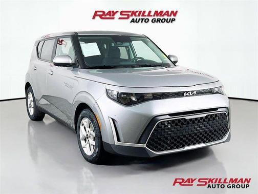 Gravity Gray 2024 Kia Soul LX