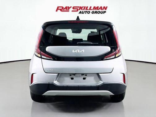 Gravity Gray 2024 Kia Soul LX