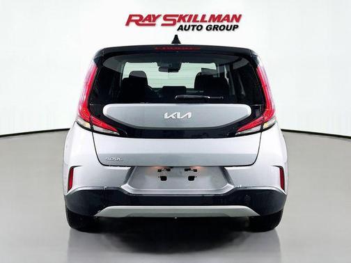 Gravity Gray 2024 Kia Soul LX