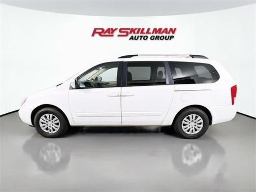 2011 Kia Sedona LX