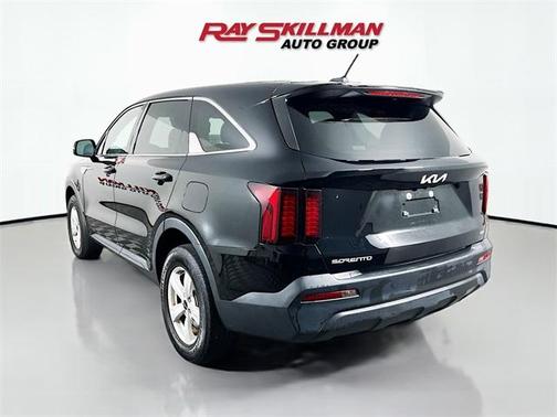 2023 Kia Sorento LX