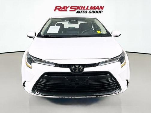 Ice 2023 Toyota Corolla LE