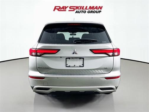 2022 Mitsubishi Outlander SE