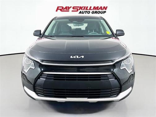 2024 Kia Niro LX