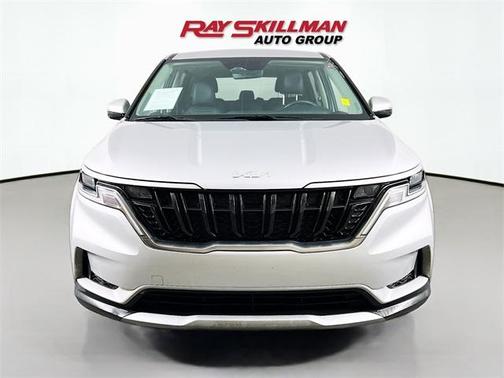 2023 Kia Carnival LX