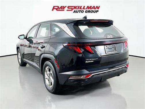 2023 Hyundai TUCSON SE