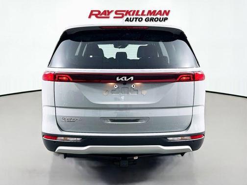 Ceramic Silver 2024 Kia Carnival EX