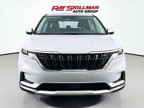 Ceramic Silver 2024 Kia Carnival EX