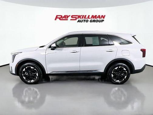 Gray 2025 Kia Sorento S