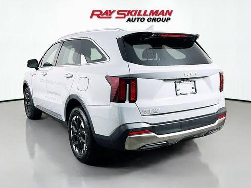 Gray 2025 Kia Sorento S