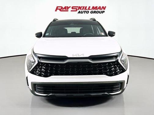 White Pearl 2023 Kia Sportage X-Line