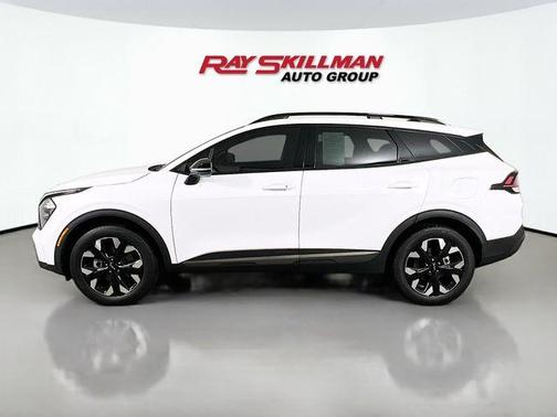 White Pearl 2023 Kia Sportage X-Line