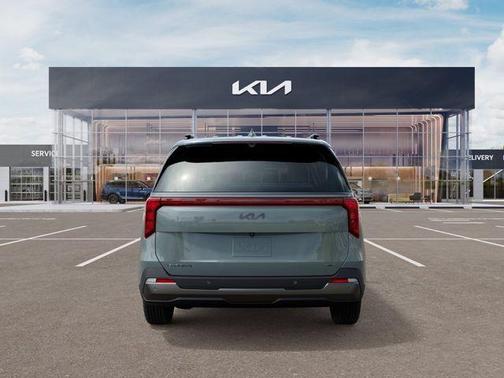 Green 2027 Kia Carnival SX