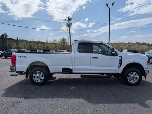 Oxford White 2025 Ford F-250 XLT