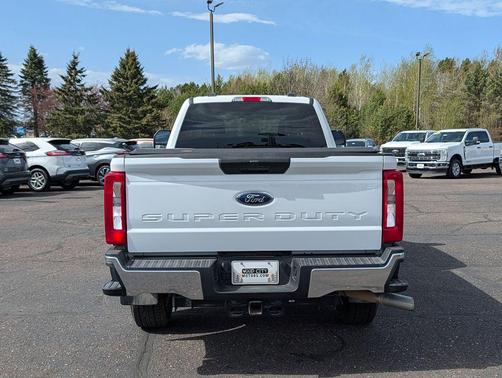 Oxford White 2025 Ford F-250 XLT