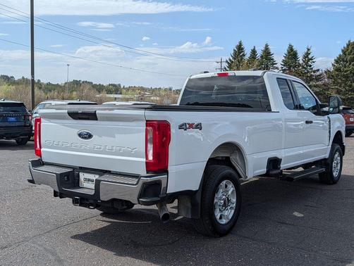 Oxford White 2025 Ford F-250 XLT