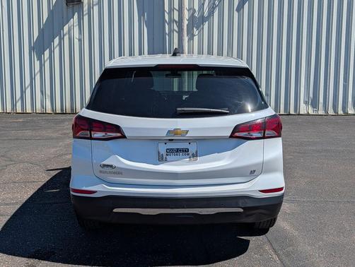 Iridescent Pearl Tricoat 2022 Chevrolet Equinox 1LT