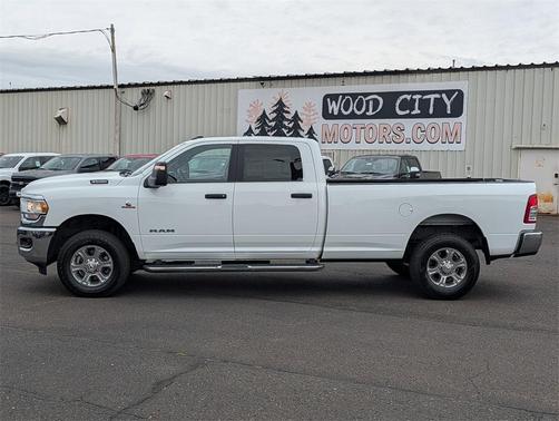 2024 RAM 3500 Big Horn Crew Cab 4x4 8' Box