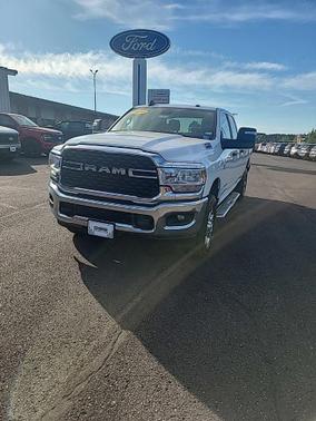 2024 RAM 3500 Big Horn Crew Cab 4x4 8' Box