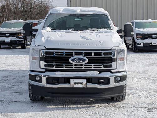 Oxford White 2024 Ford F-250 XLT