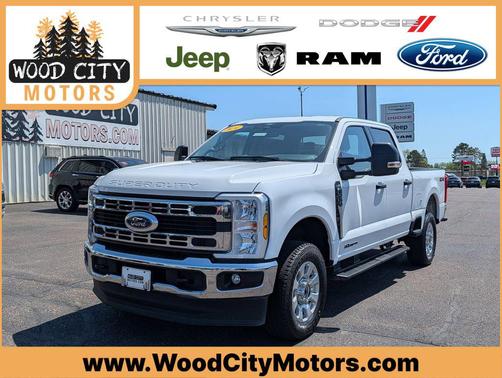 Oxford White 2024 Ford F-250 XLT