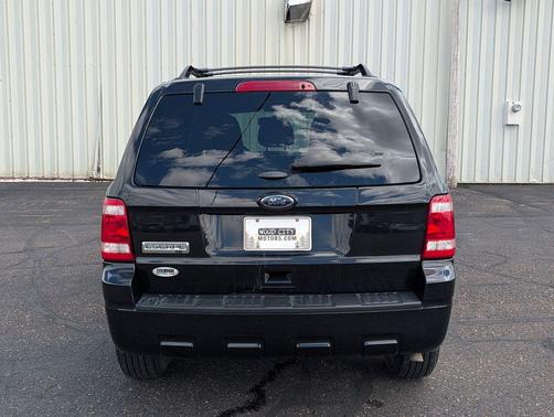 Tuxedo Black Metallic 2011 Ford Escape XLT