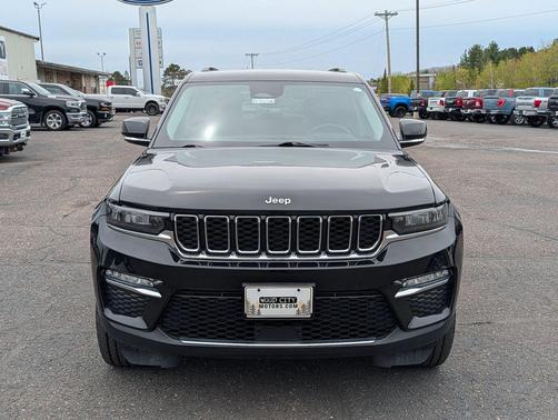 Diamond Black Crystal Pearlcoat 2023 Jeep Grand Cherokee Limited