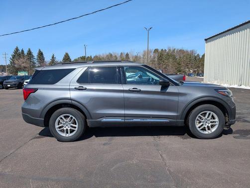 Carbonized Gray Metallic 2025 Ford Explorer Active