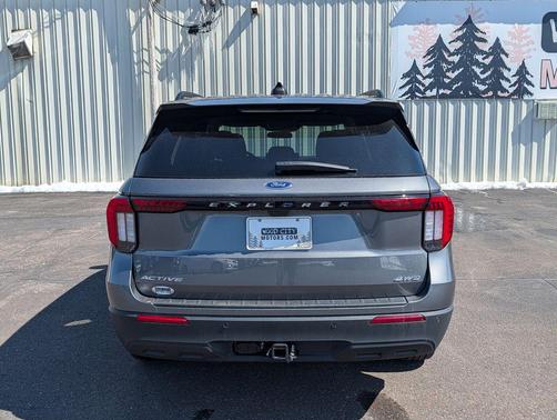 Carbonized Gray Metallic 2025 Ford Explorer Active