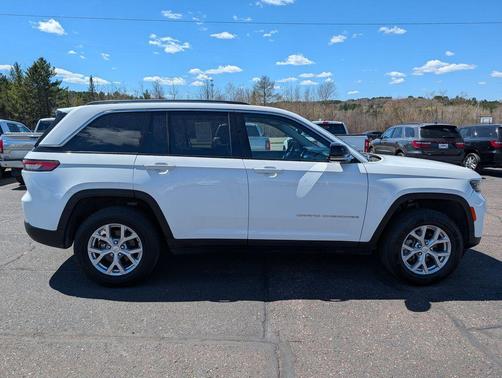 Bright White Clearcoat 2023 Jeep Grand Cherokee Limited