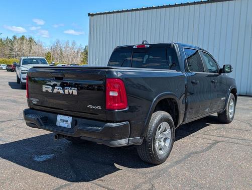 Diamond Black Crystal Pearlcoat 2025 RAM 1500 Big Horn/Lone Star