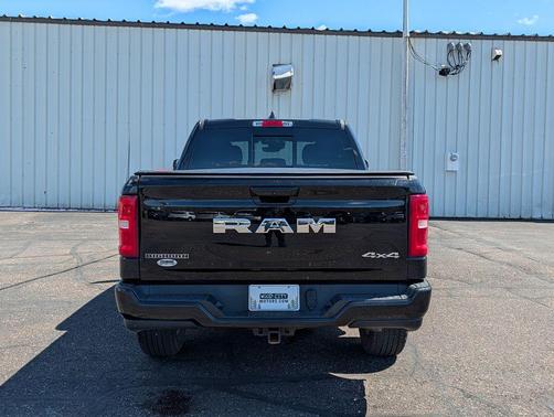 Diamond Black Crystal Pearlcoat 2025 RAM 1500 Big Horn/Lone Star