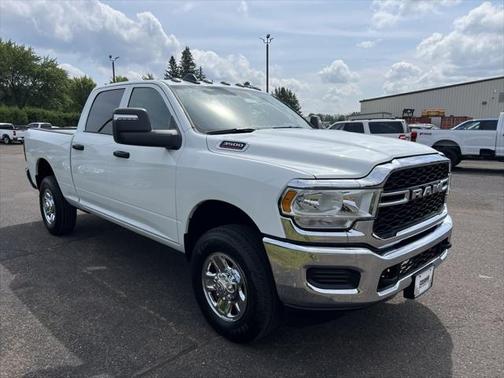 2024 RAM 3500 Tradesman Crew Cab 4x4 6'4' Box