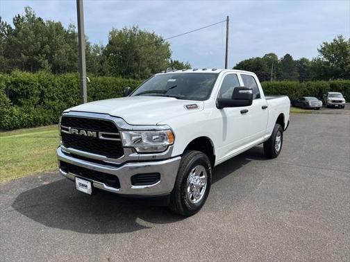 2024 RAM 3500 Tradesman Crew Cab 4x4 6'4' Box