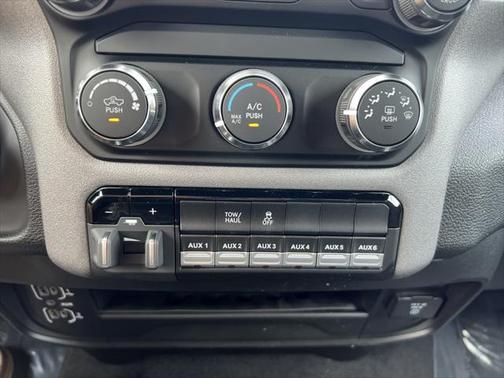 2024 RAM 3500 Tradesman Crew Cab 4x4 6'4' Box