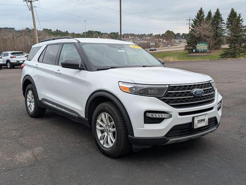 White 2021 Ford Explorer XLT