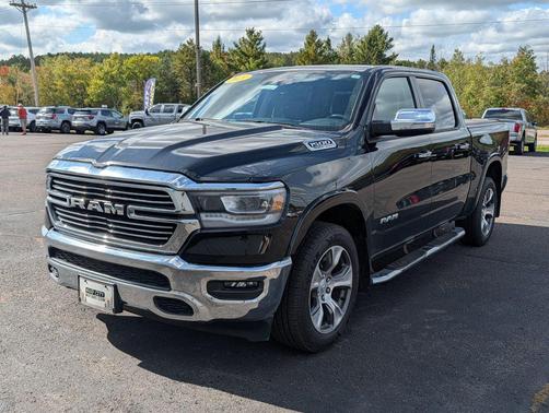 Diamond Black Crystal Pearlcoat 2021 RAM 1500 Laramie