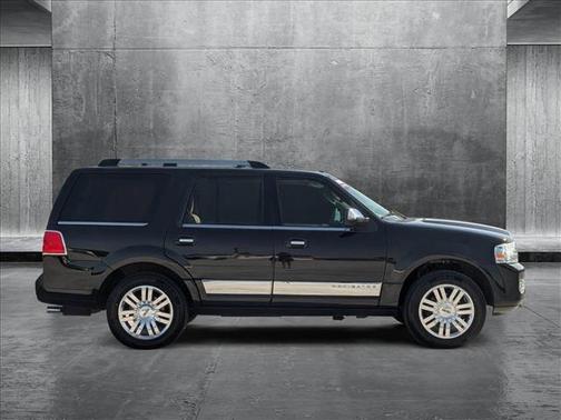 2013 Lincoln Navigator Base