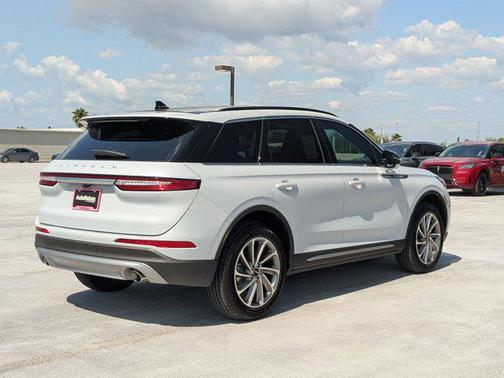 2025 Lincoln Corsair Premiere