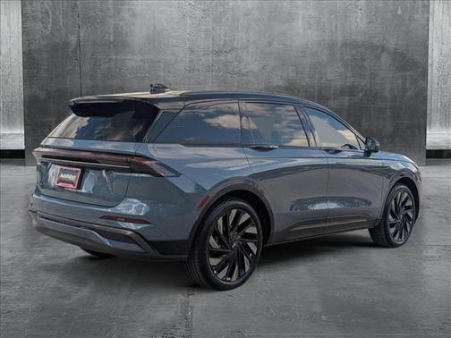 2025 Lincoln Nautilus Reserve