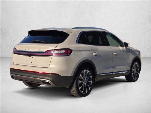 Ceramic Pearl Metallic Tinted Clearcoat 2023 Lincoln Nautilus Reserve